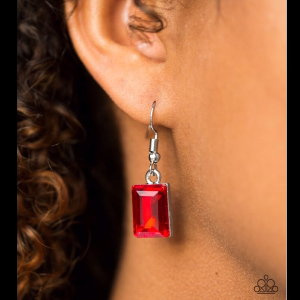 🎀5/$20 Paparazzi Dining Divas Red Earrings P22